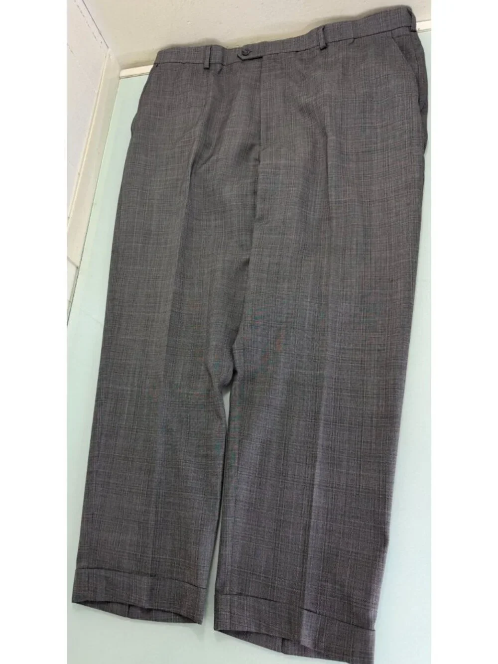 Jos A Bank 2 Piece Suit Traveler's Collection 46L Blazer 40X30 Pants Plaid Gray